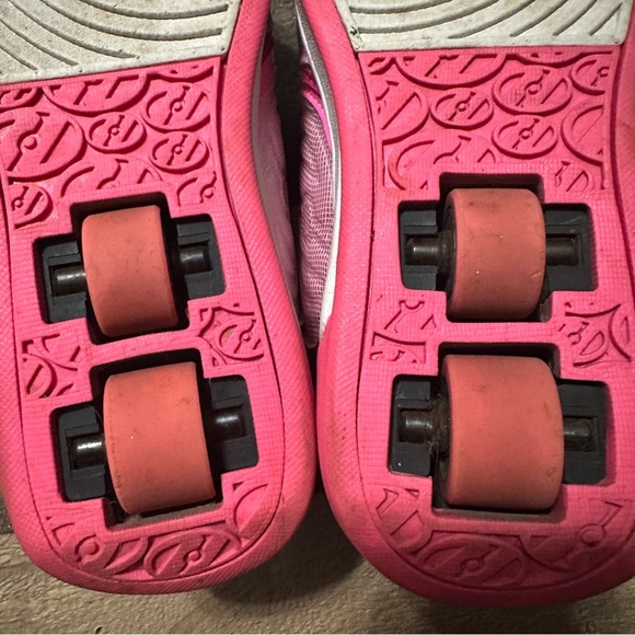 Heely’s Plus X2 Lighted Wheeled Shoes - Picture 7 of 9